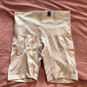 Seamless High Waist Shaping Shorts - Cream